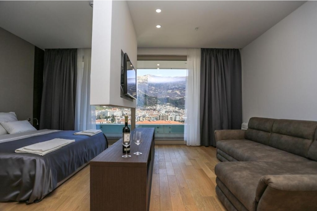 Apt 1106 — Soba sa pogledom